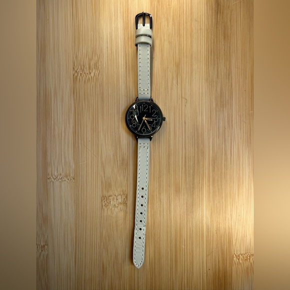 TOKYObay Sorva Light Cream Leather Strap Watch with black dial - Picture 3 of 9